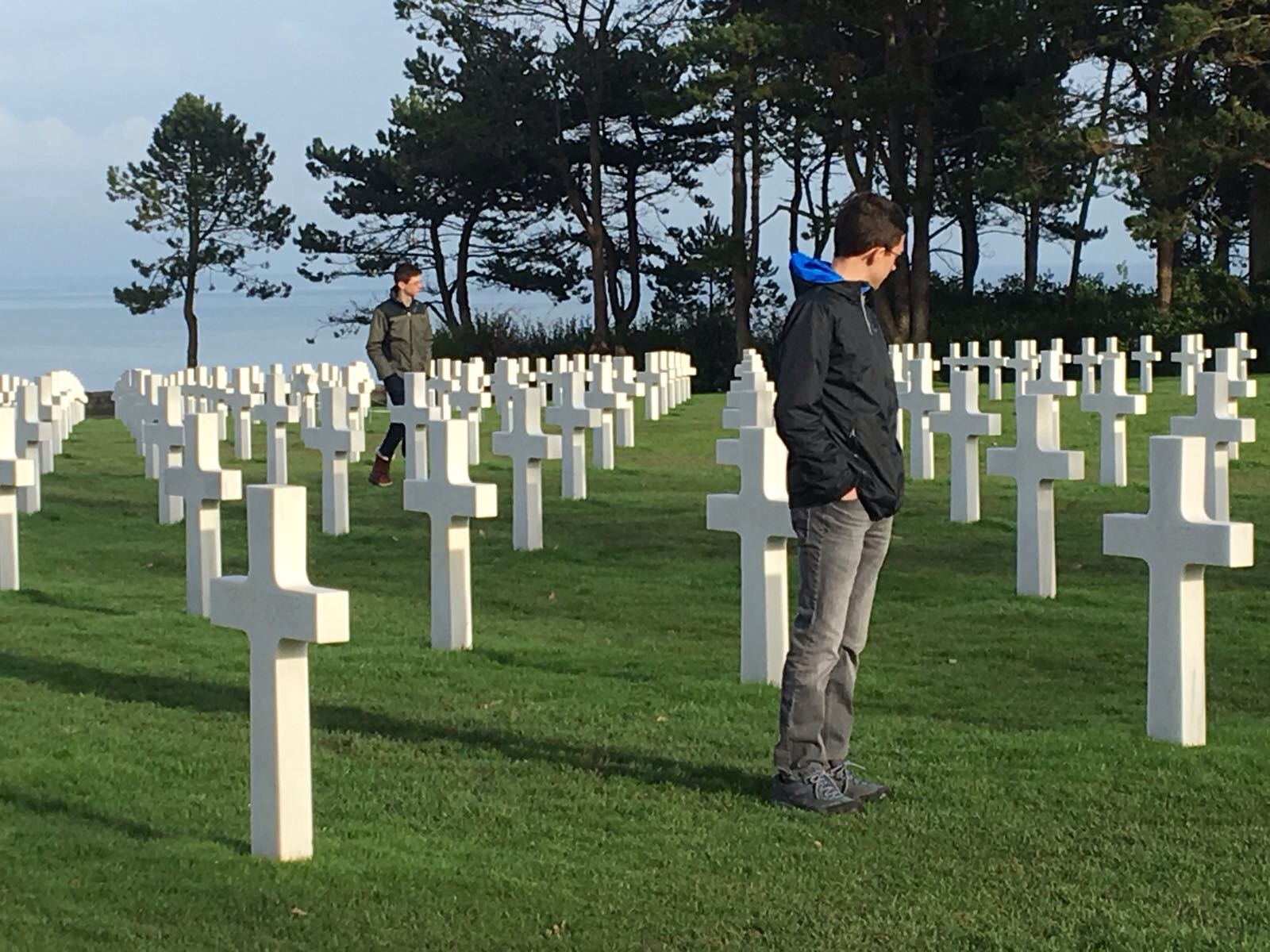 students normandy dday cemetery d-day cemetery 