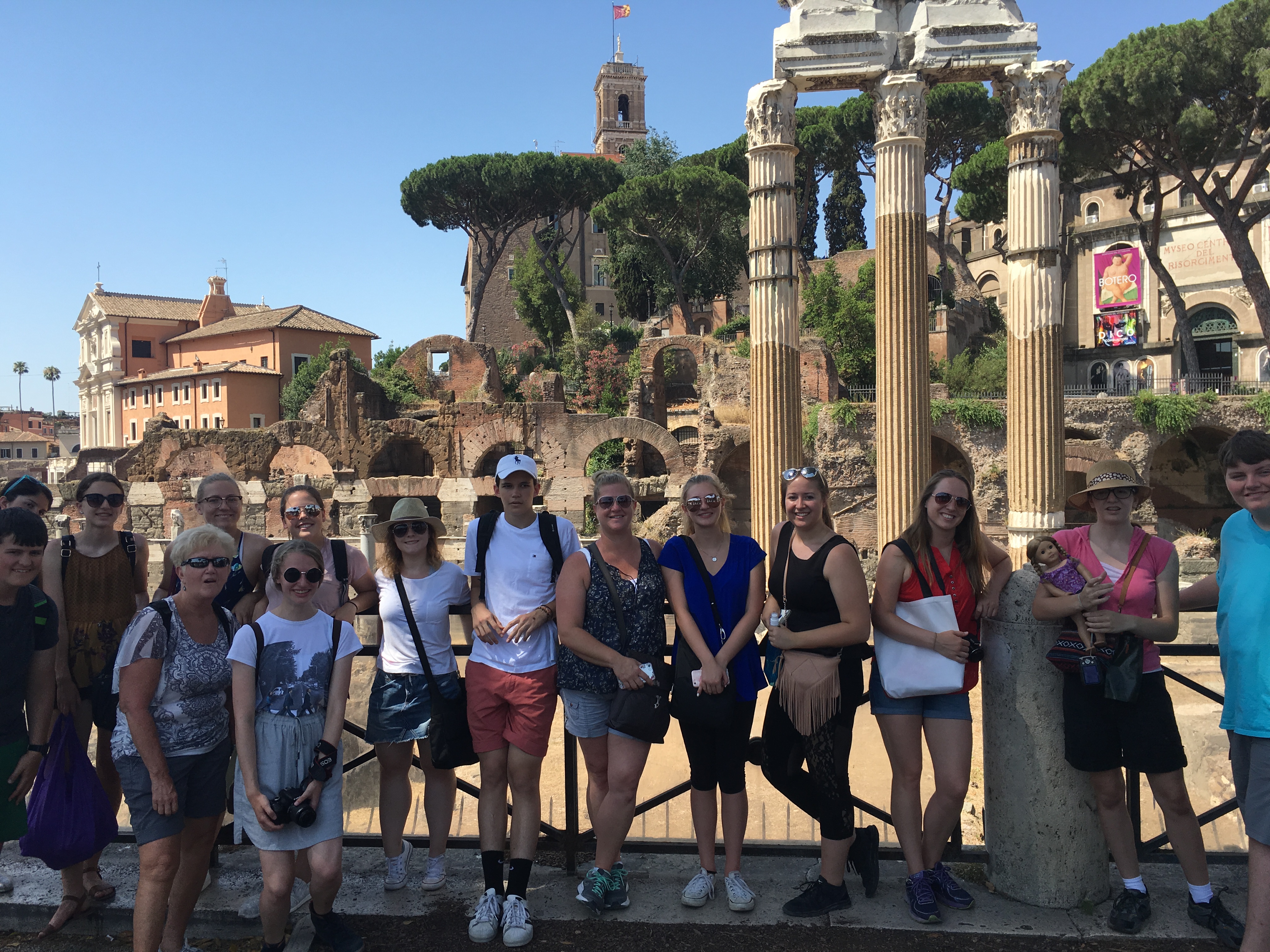 students at Roman Forum Rome